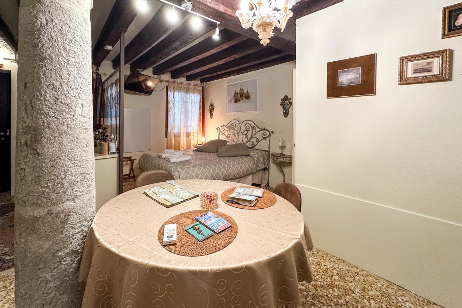 Historical Flat In Cannaregio, Venecia